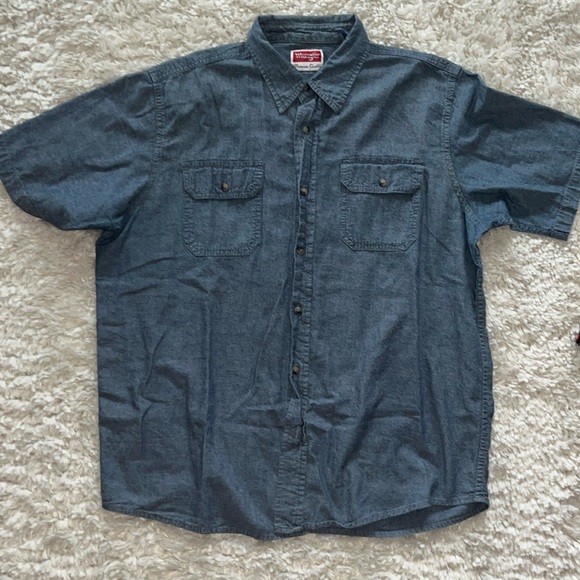 Wrangler Short Sleeve Button Down - Picture 2 of 6